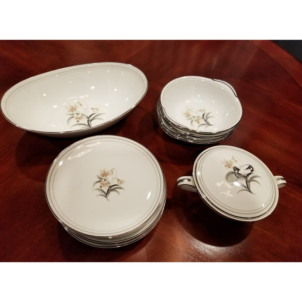 12 Pieces Noritake China Set-Renee- Easter Lilies Pattern Excellent Condition